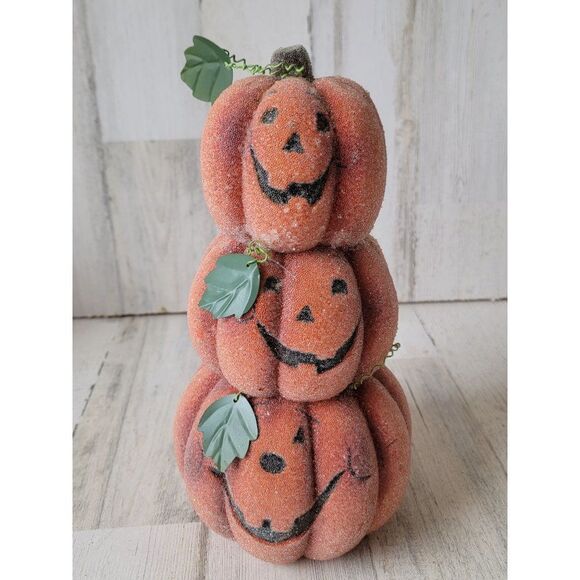 Crazy mountain pumpkin stack beaded Halloween figure decor - Picture 1 of 10